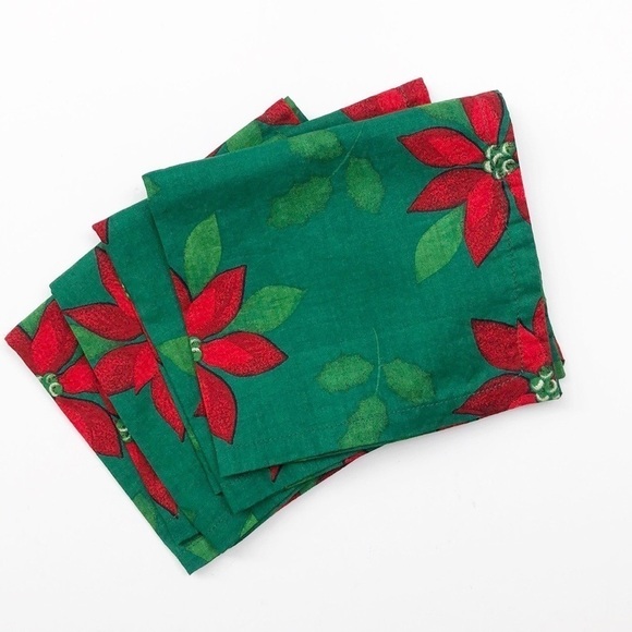 Poinsettia napkin set of 4 - Picture 3 of 4